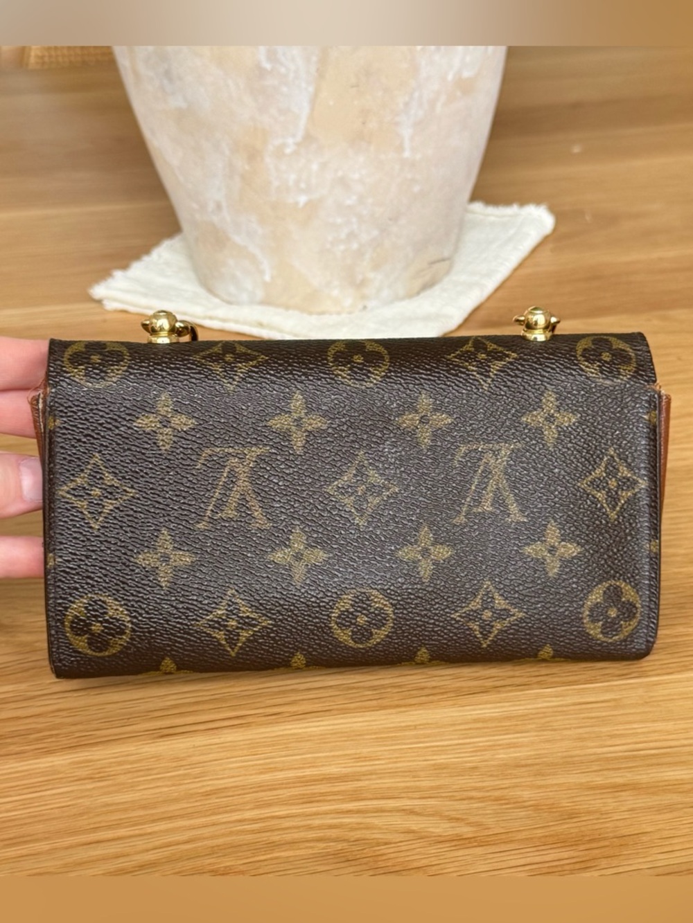 ✅AUTH✅Louis Vuitton Mono Sarah Wallet on a Chain - Picture 3 of 15